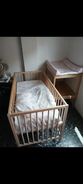 Cuna y cambiador IKEA