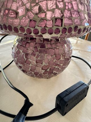 Lámpara de mesa mosaico morado