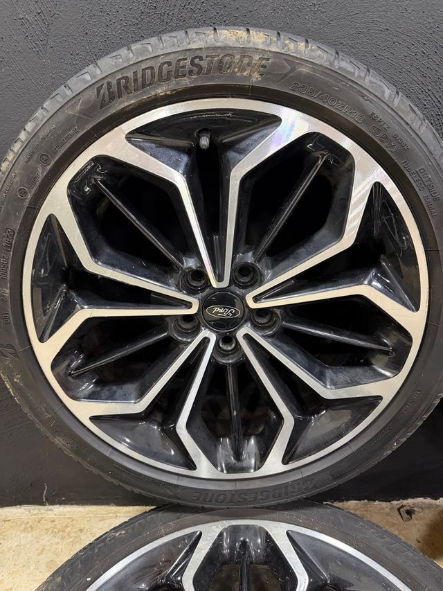 Llantas Ford Focus ST Line 18