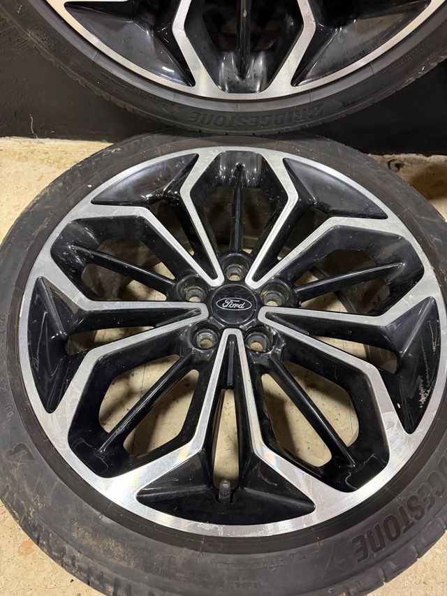 Llantas Ford Focus ST Line 18