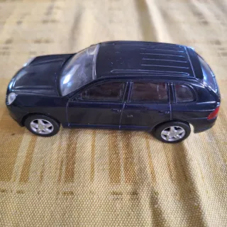 Porsche Cayenne Turbo modellino scala 1:43