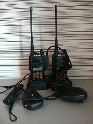 Walkies Baofeng UV-9R Plus (IP67) + Microaltavoces