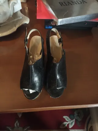 Zapatos de cuña negros
