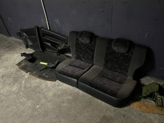 Asientos traseros Saxo VTS y plásticos