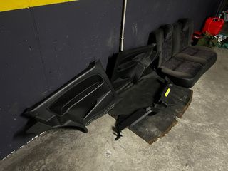 Asientos traseros Saxo VTS y plásticos