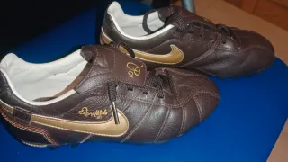 Botas fútbol niño Nike Talla 33 R10