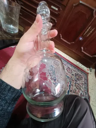 Licorera y 7 vasos diseño floral