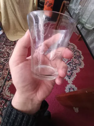 Licorera y 7 vasos diseño floral