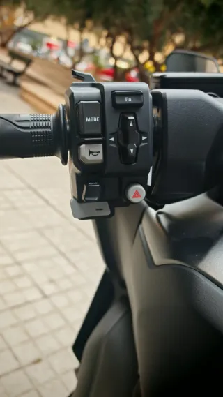 Honda Forza 750 2024 - 5900 km