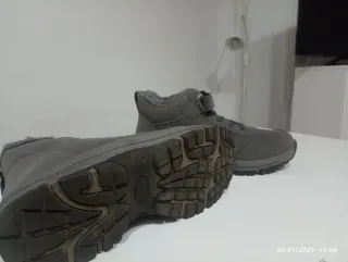 Botas de trekking grises