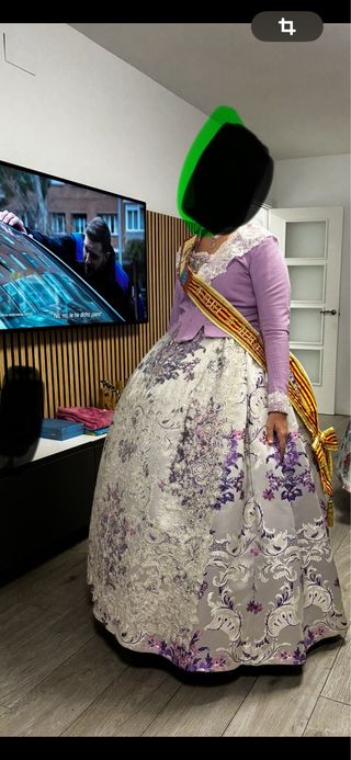 Traje de Fallera con Manteletas y Zapatos