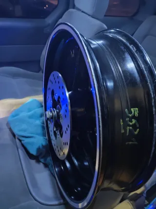 Llanta Suzuki Bandit 650 con plato y piñón