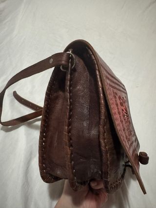 Bolso de cuero artesanal