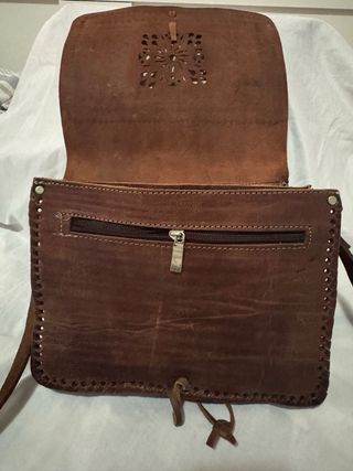 Bolso de cuero artesanal