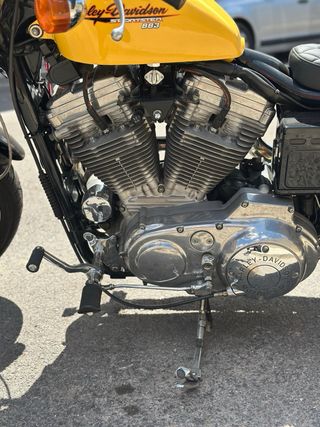 Harley Davidson Sportster 883 Negra/Amarilla