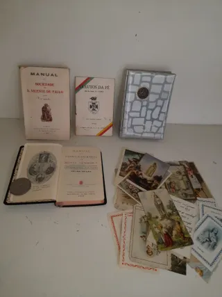 Lote de Pagelas e Livros Religiosos Antigos