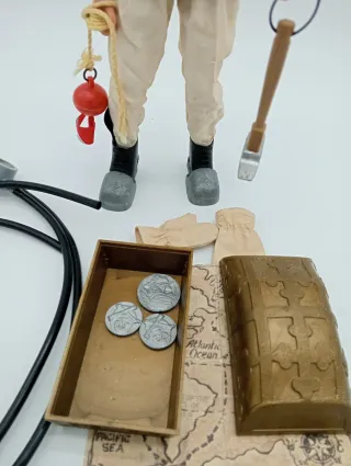 buzo Geyperman antiguo con accesorios