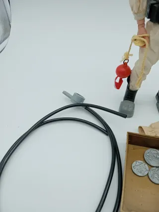 buzo Geyperman antiguo con accesorios