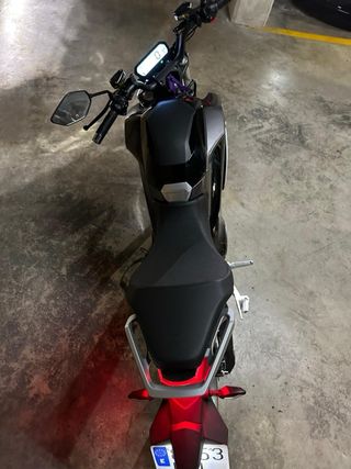 Moto Eléctrica Super Soco Street Hunter, perfecta