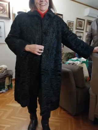 Abrigo de astracán negro
