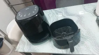 Freidora de aire negra