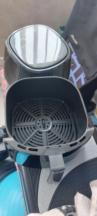 Freidora de aire negra