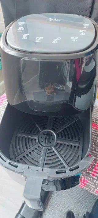 Freidora de aire negra