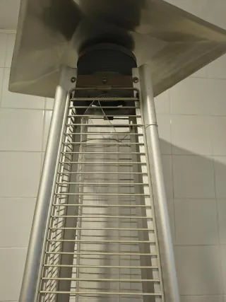 Estufa de gas para bares plateada