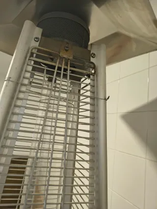 Estufa de gas para bares plateada