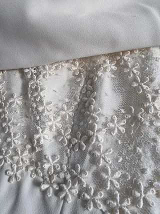 Abito da sposa color bianco avorio