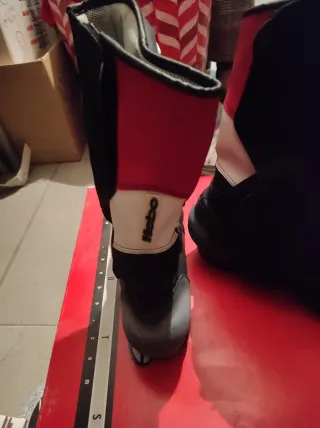 Botas de Moto Negras con Detalles Rojos. 46