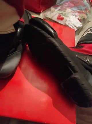 Botas de Moto Negras con Detalles Rojos. 46