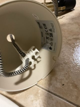 Lámpara colgante metálica blanca