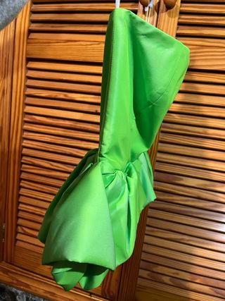 Top Zara verde lima con volumen