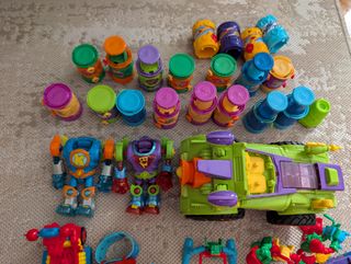 Lote gigante Superthings accesorios y figura