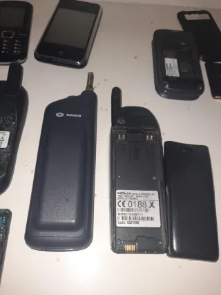 Coleção Telemóveis Antigos Dallas, Nokia, Sagem