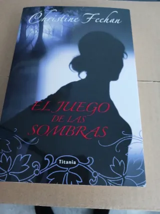 El juego de las sombras (Titania Fantasy) (Span...