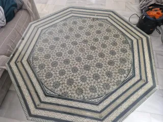 Mesa árabe octogonal con cristal