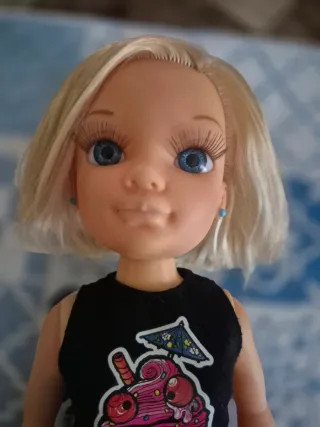 Muñeca Nancy Famosa de pelo corto.