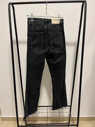 Calças Stradivarius ganga pretas