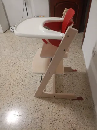 Silla Stokke con reductor y mesa