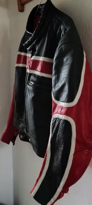 Cazadora piel estilo Motero Negra y Roja