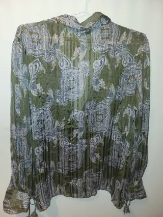 Camisa Zara verde y plateada