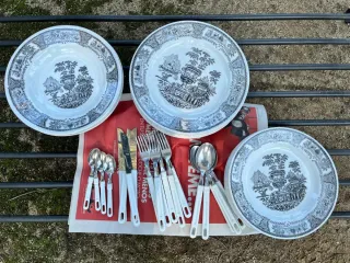 Juego de platos y cubiertos