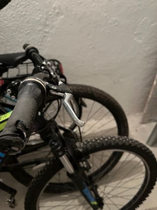 Bicicleta Btwin MTB Negra y Azul