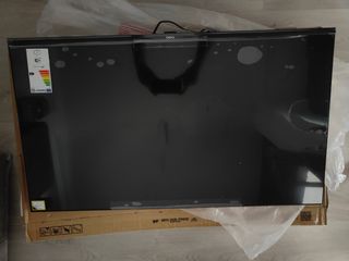 TV ChiQ L40G7B 40 Smart TV para piezas o reparar.