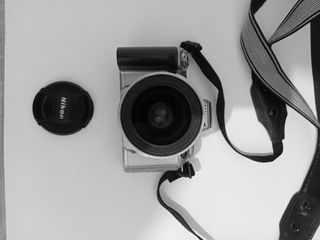 Cámara Nikon F55 Zoom 28-80