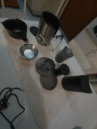 Estrattore succo frutta e verdura usato 3 volte