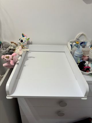 Cambiador de bebé para cómoda