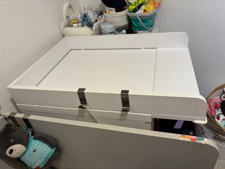 Cambiador de bebé para cómoda